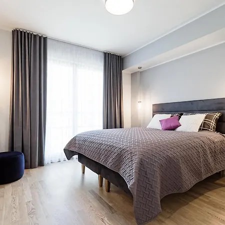 Apartment Goodson & Red Pronksi Tallinn