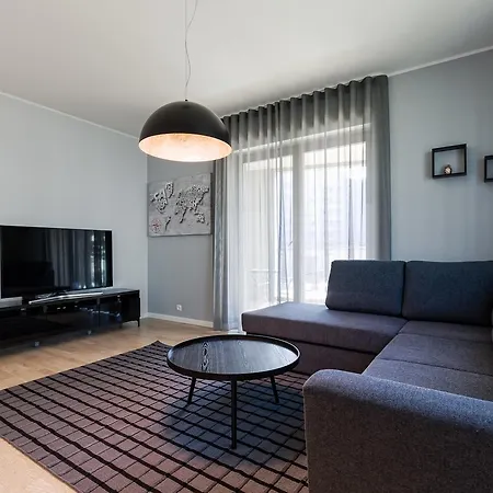 Goodson & Red Pronksi Apartment