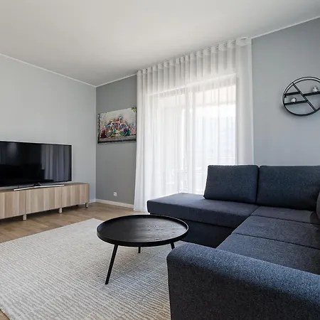 Goodson & Red Pronksi Apartment