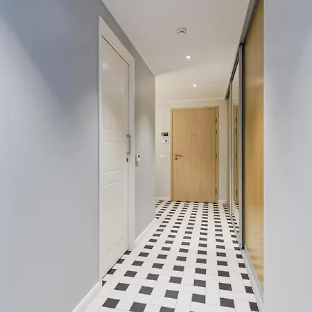 Apartamento Goodson & Red Pronksi Tallin