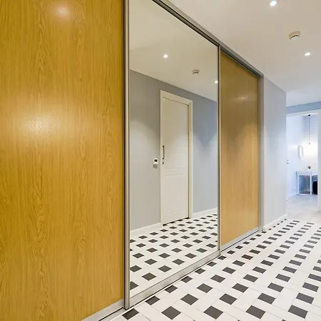 Goodson & Red Pronksi Apartment Tallinn