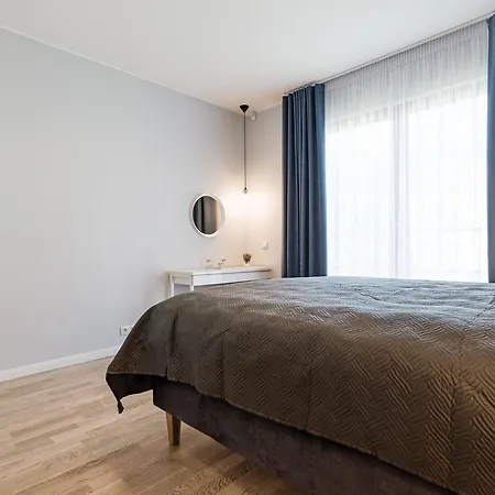 Apartment Goodson & Red Pronksi *