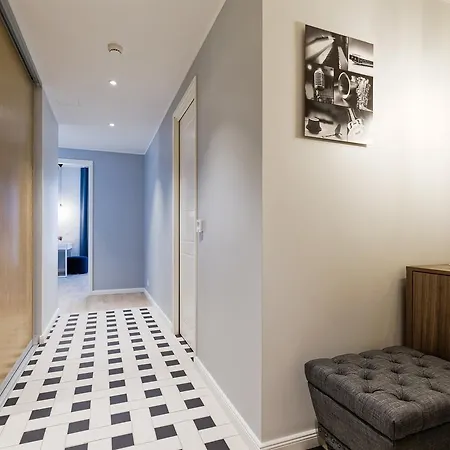Apartment Goodson & Red Pronksi Tallinn