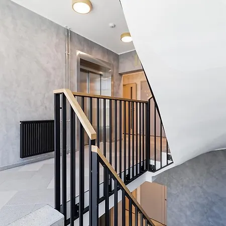 Goodson & Red Pronksi Apartment *